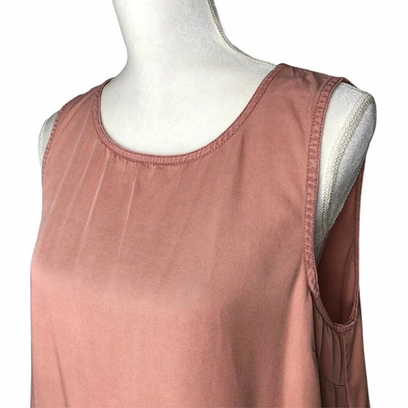 C&C California Valentines Day Pink Button Back Date Night Sleeveless Blouse - Picture 2 of 7